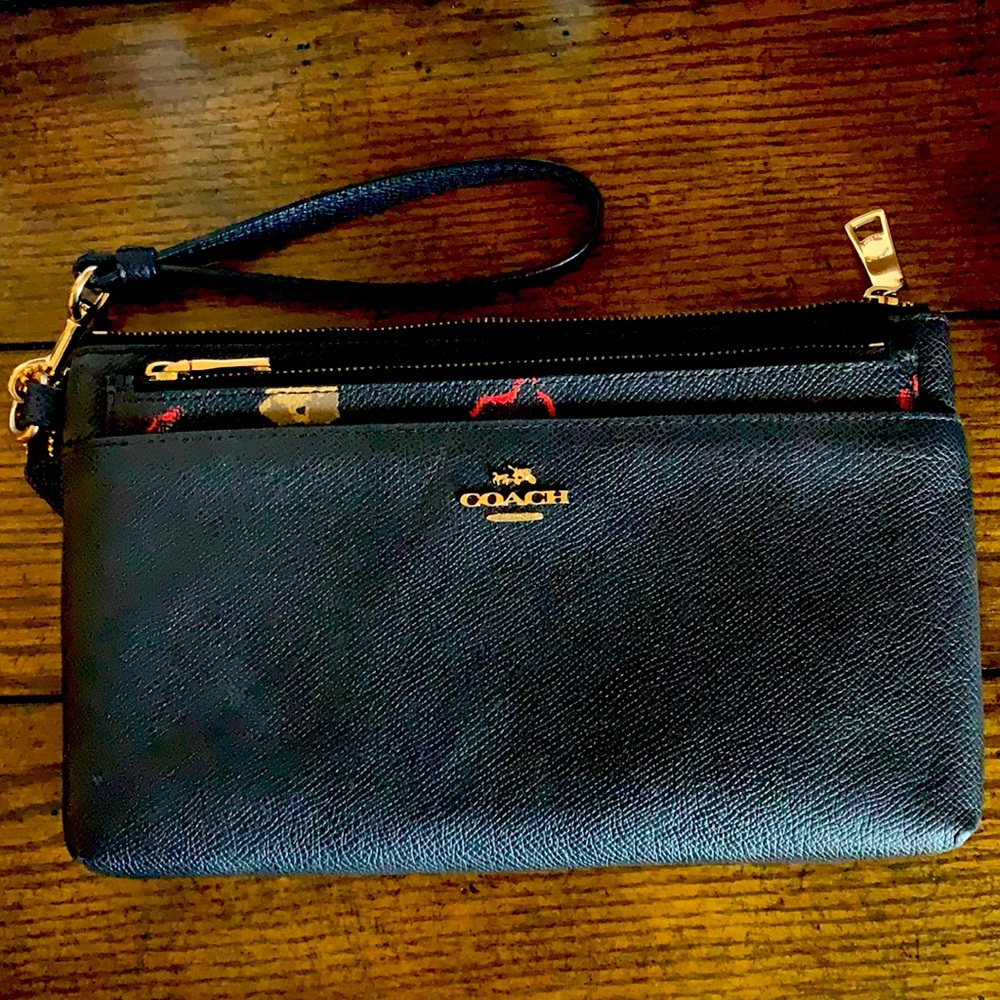 COACH classic handbag/ wristlet